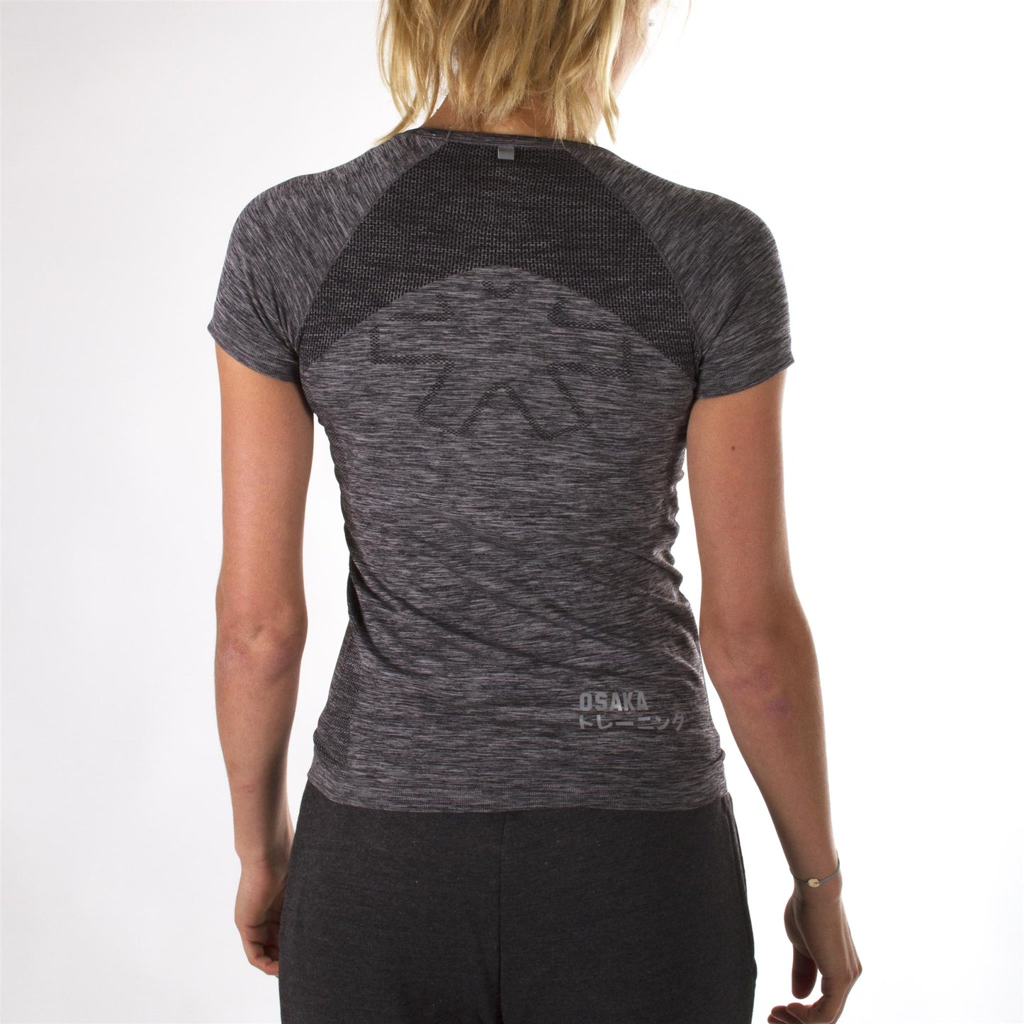 WOMEN TECH KNIT SHORT SLEEVE TEE