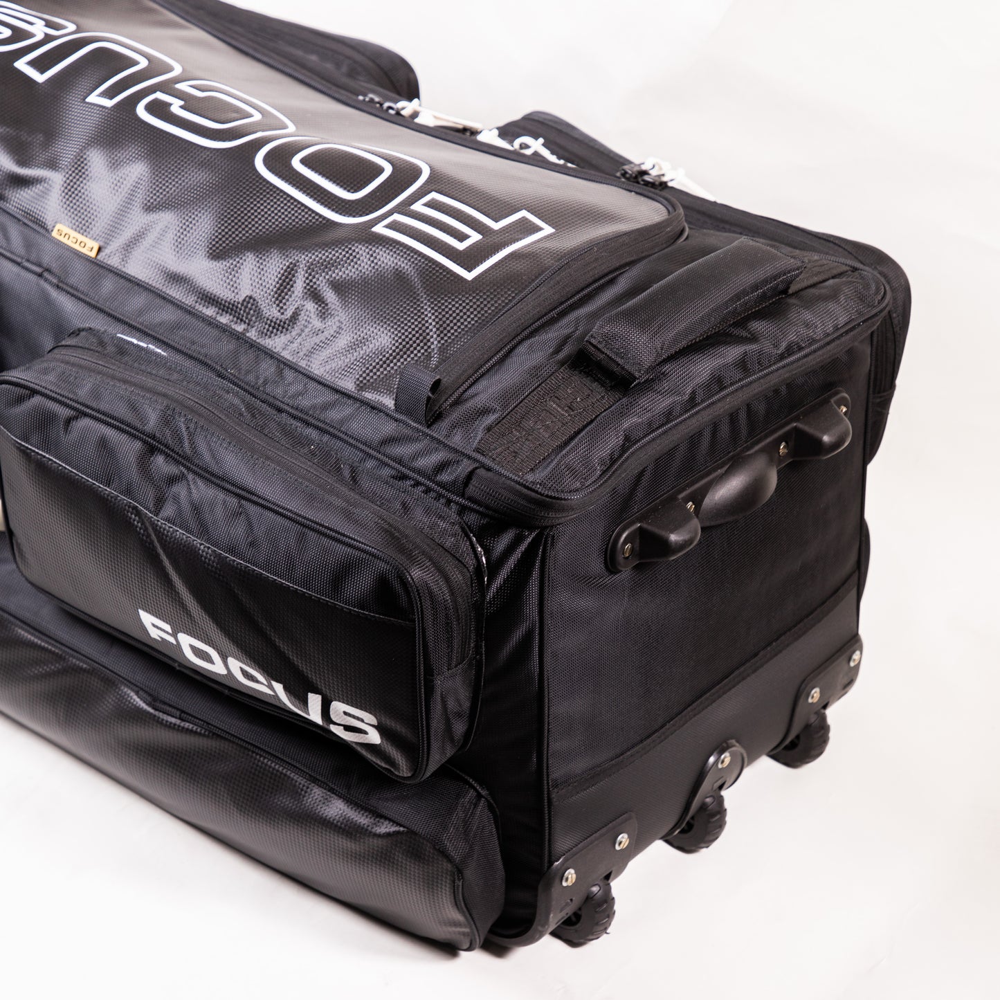 Limited Edition Cricket Bag - Tri Wheelie